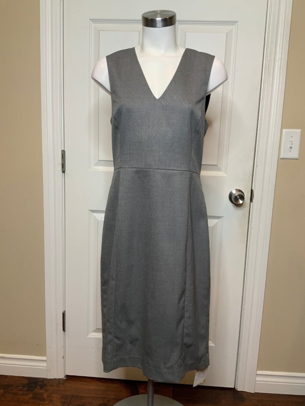 Theory Gray Wool V-Neck Work Cocktail Sleeveless Dress, Size 10
